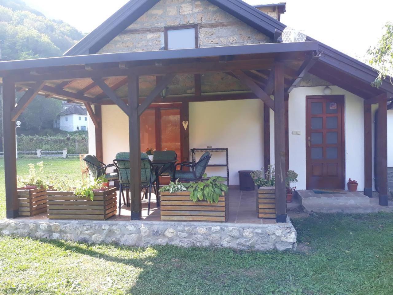 Apartmani Jovanovic Perucac Buitenkant foto