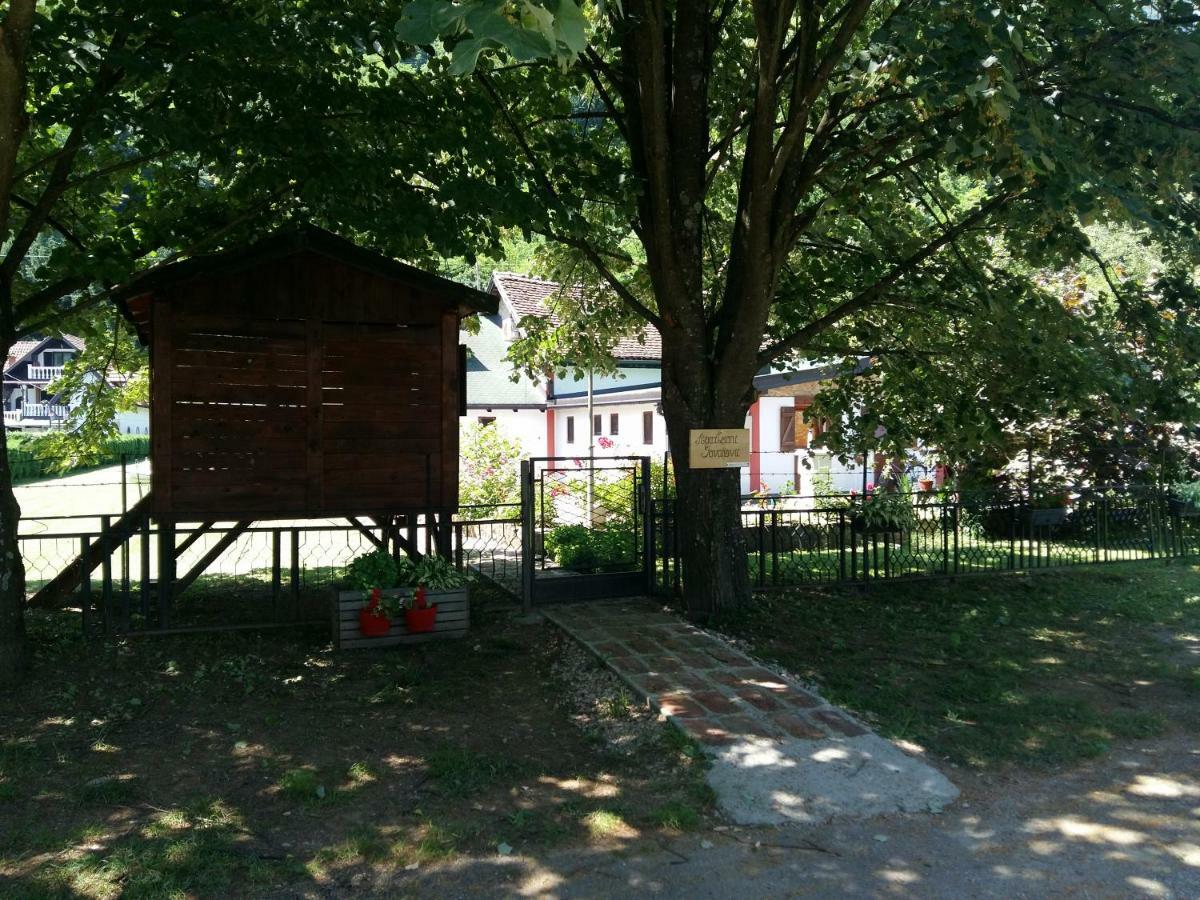 Apartmani Jovanovic Perucac Buitenkant foto